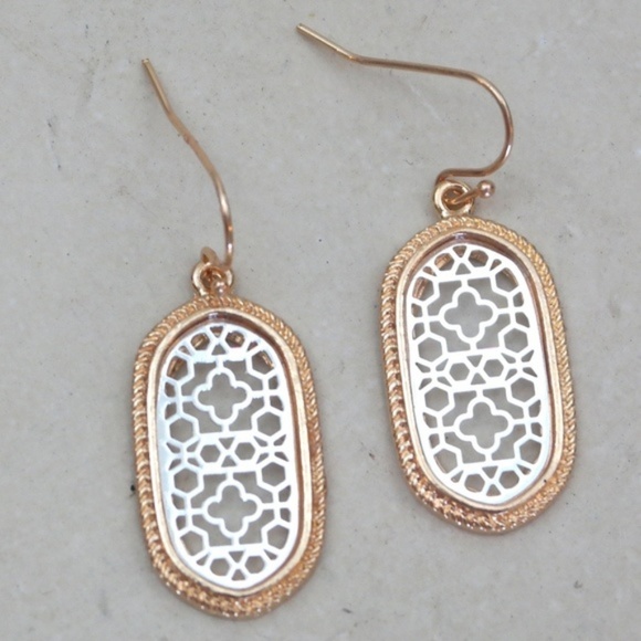 💎 last pair • Gold + Silver Oval Earrings - Picture 2 of 3